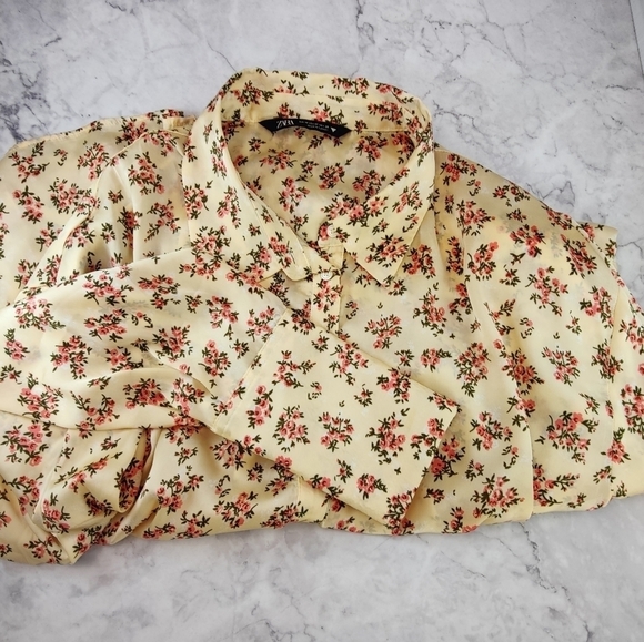 Zara Floral Satin Blouse Top Button Down Size Medium Ruched Sides Fitted - Picture 9 of 9